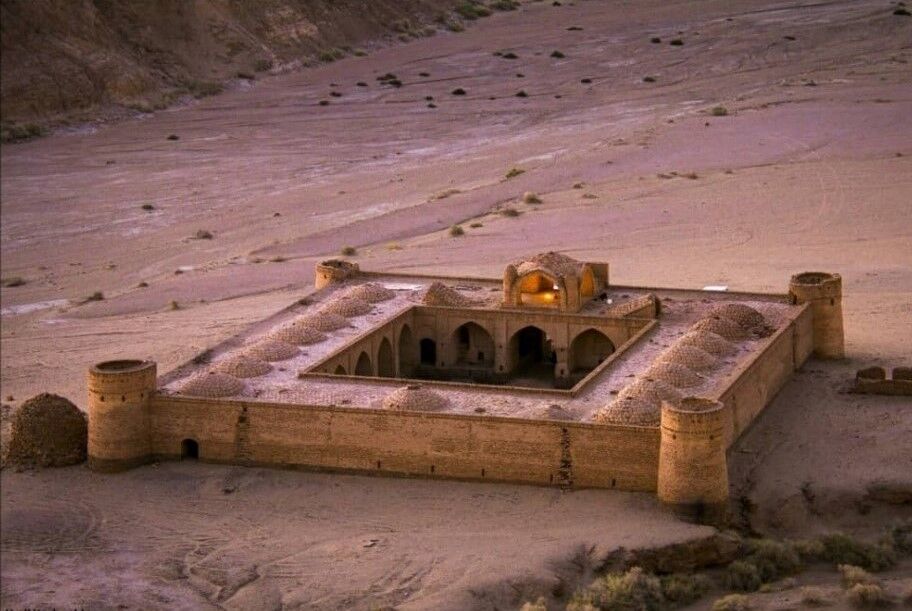 کاروانسرای نادرآباد یکی از بهترین جاذبه های تاریخی بیرجند